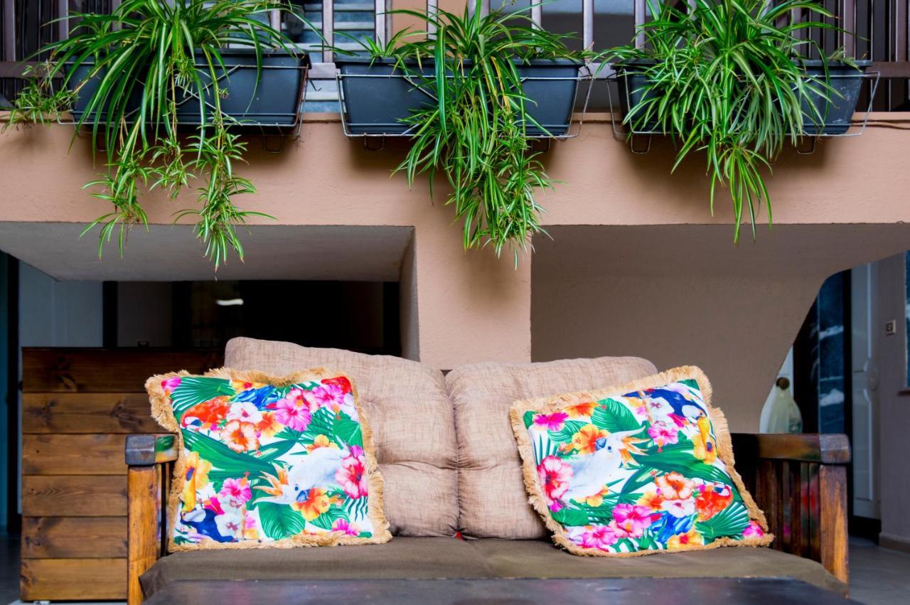 Thealos Inn เนอาวรัสนา ภายนอก รูปภาพ