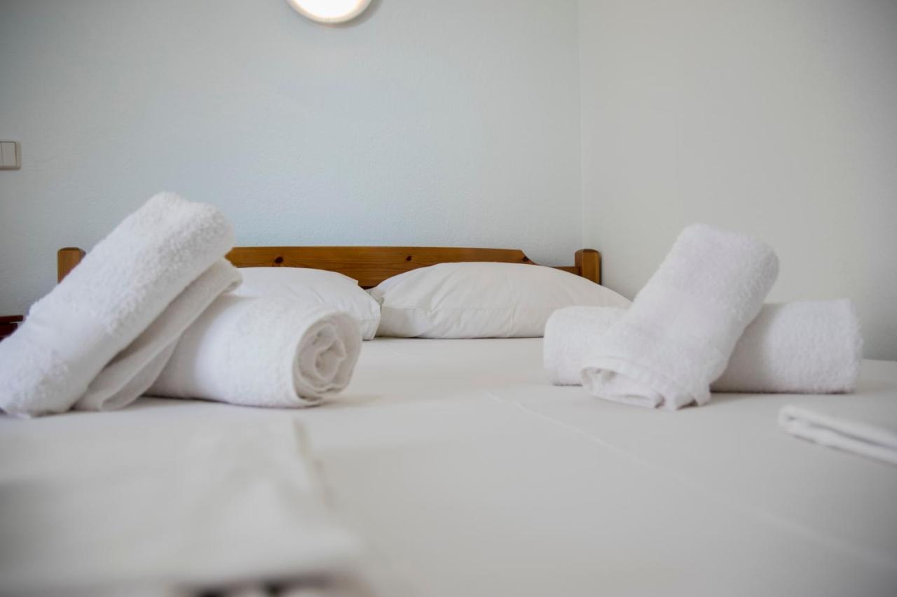 Thealos Inn เนอาวรัสนา ภายนอก รูปภาพ