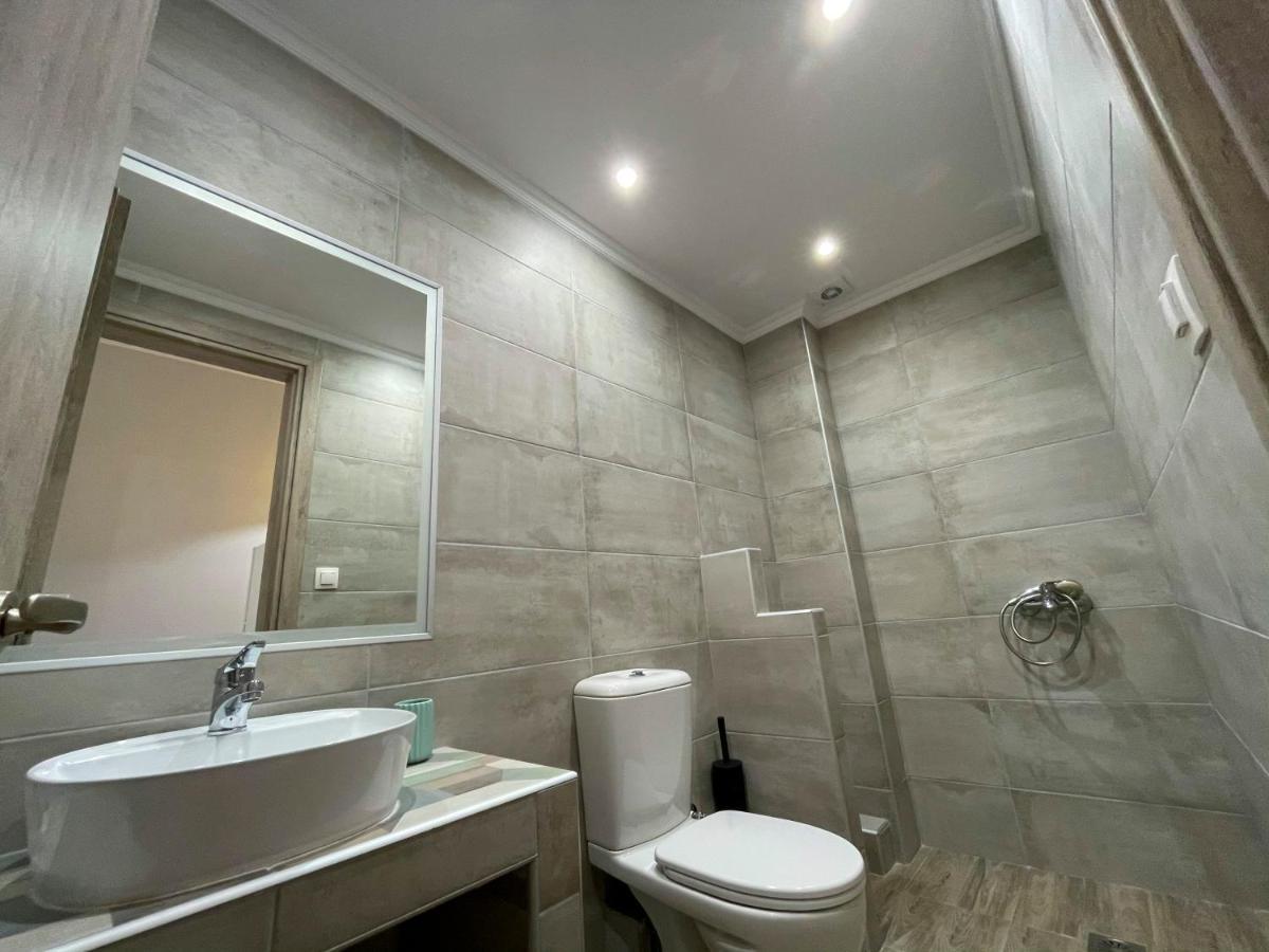 Thealos Inn เนอาวรัสนา ภายนอก รูปภาพ