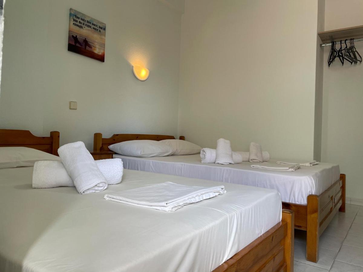 Thealos Inn เนอาวรัสนา ภายนอก รูปภาพ