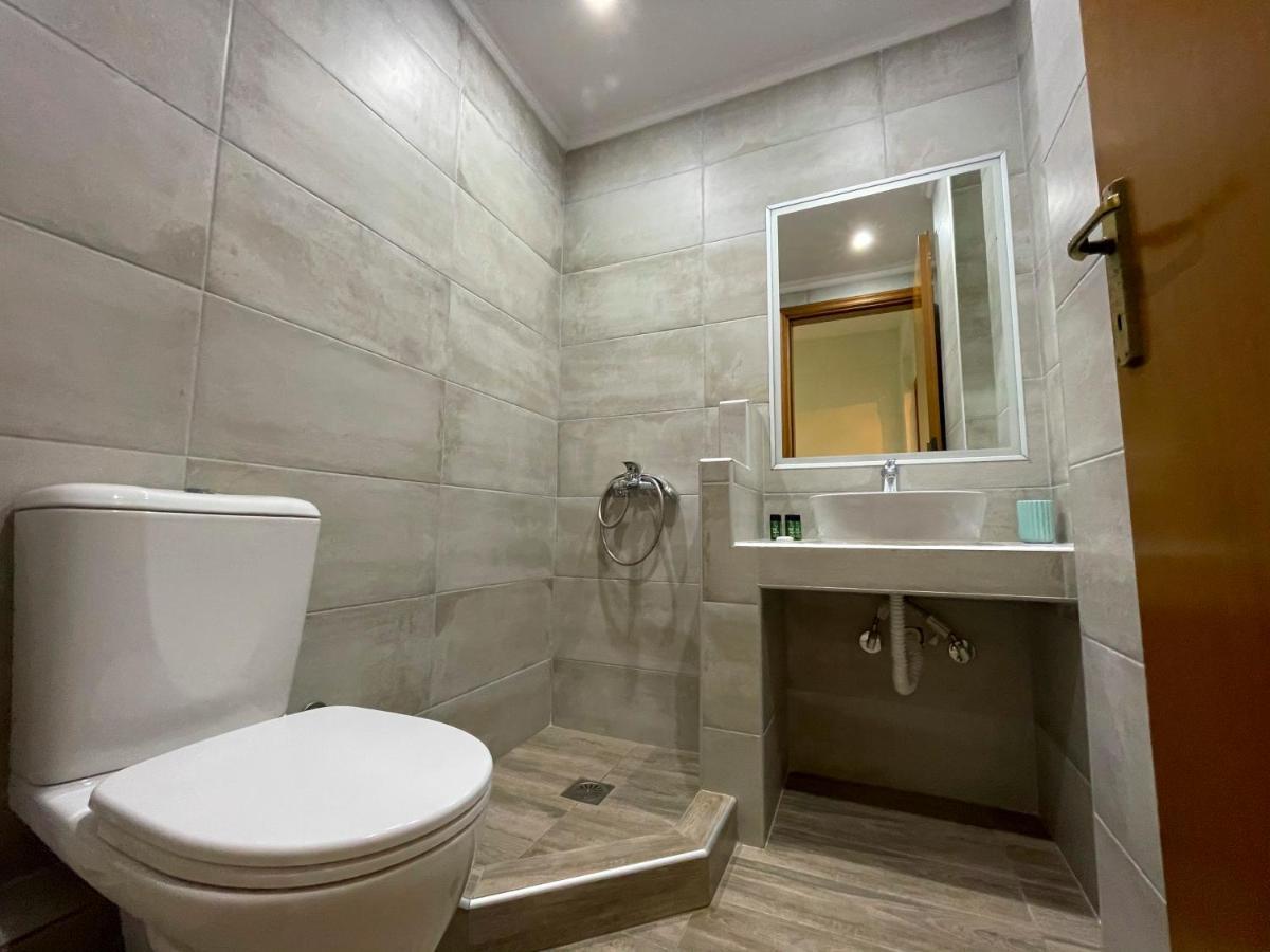 Thealos Inn เนอาวรัสนา ภายนอก รูปภาพ